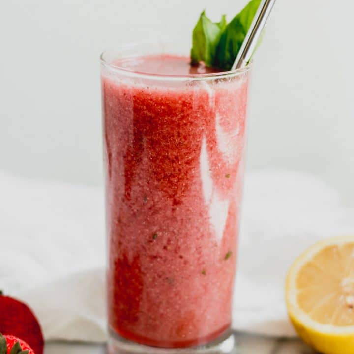 Refreshing Strawberry Basil Lemonade Smoothie